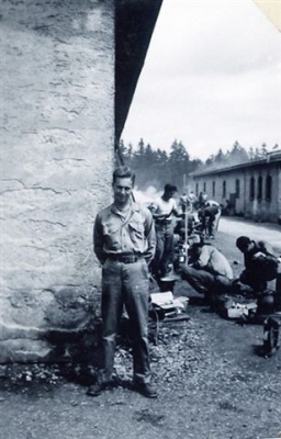 powcampstalag2.jpg